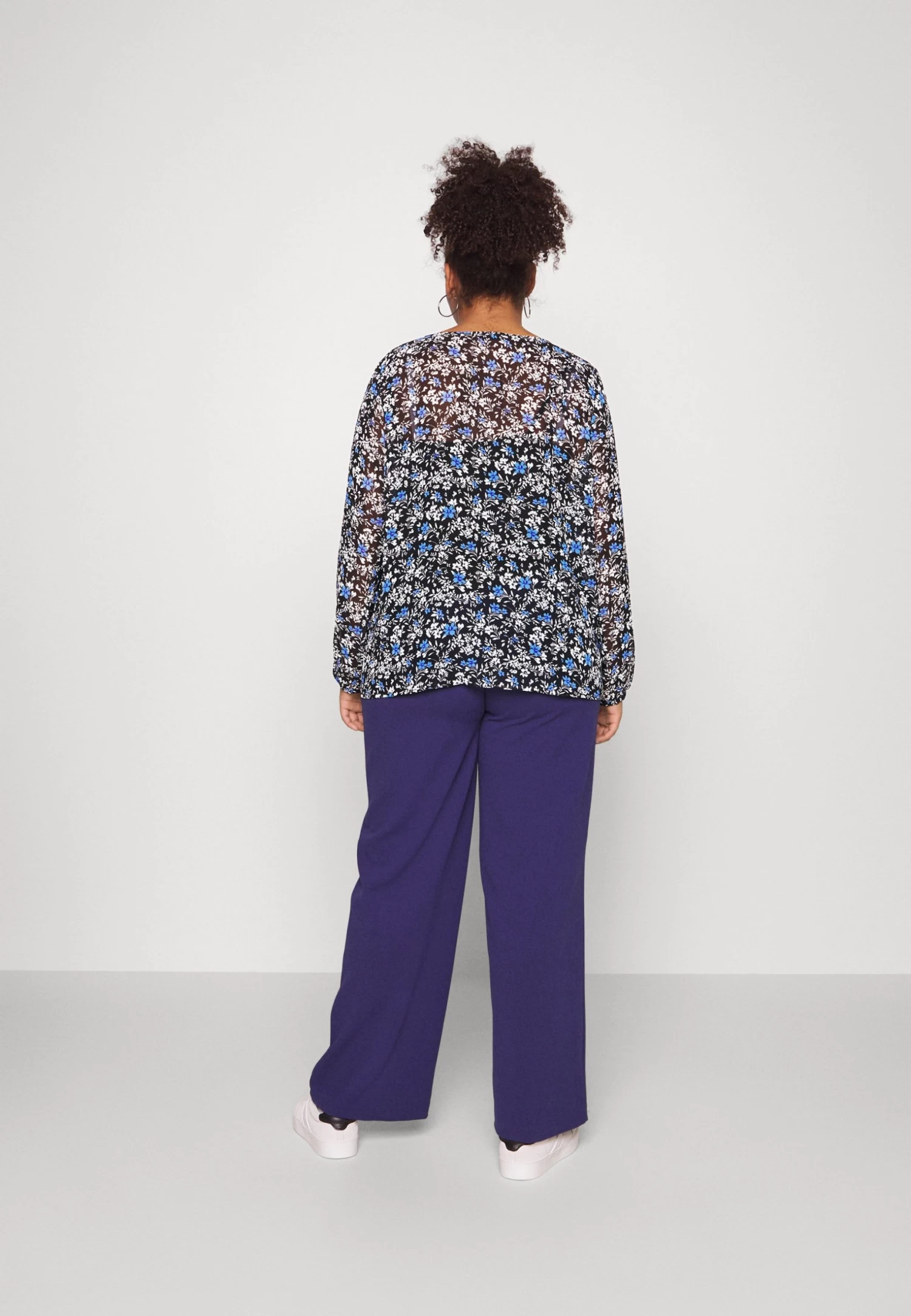 Blusa - Black - Imagen 3