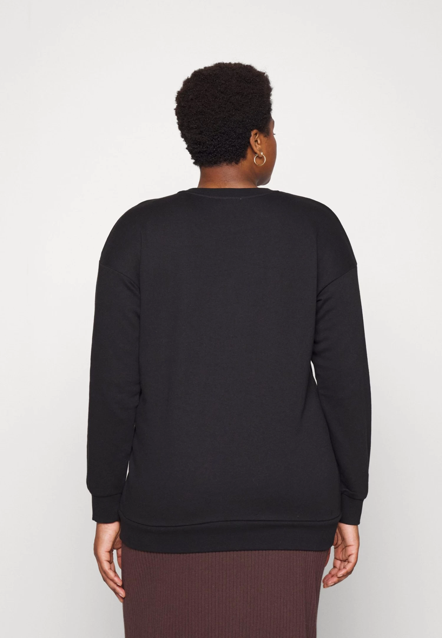 Cut Out Neck Fit - Sudadera -Black - Imagen 3
