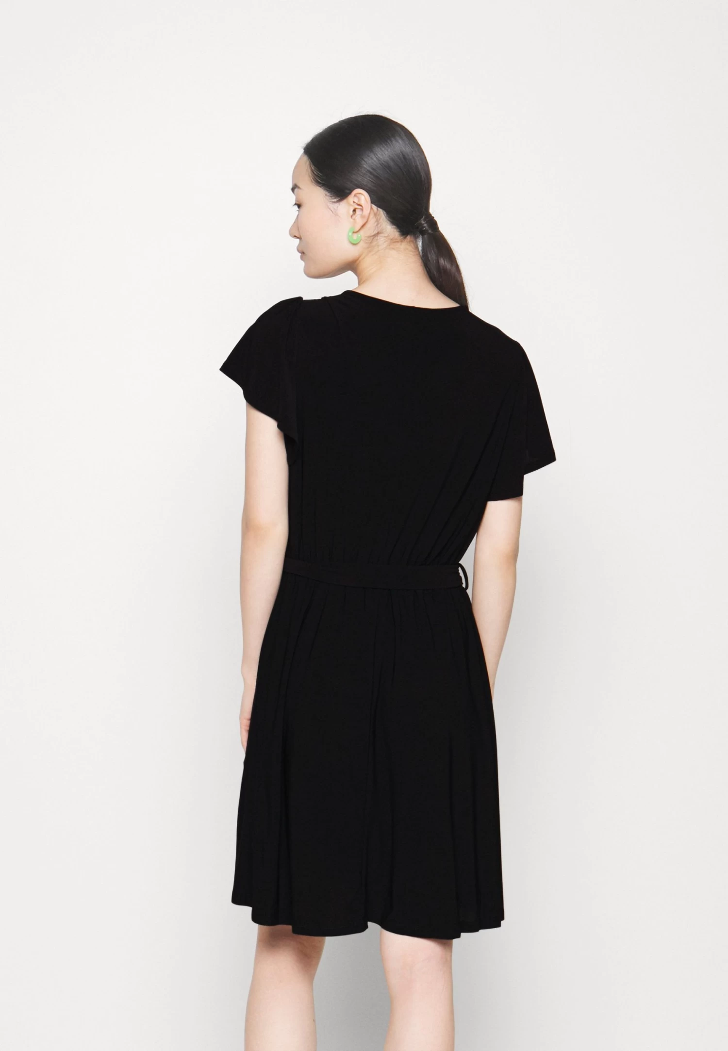 Frilled Cap Sleeves Flared Dress - Vestido Ligero - Black - Imagen 3